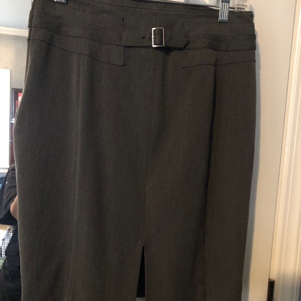 Express detailed pencil skirt